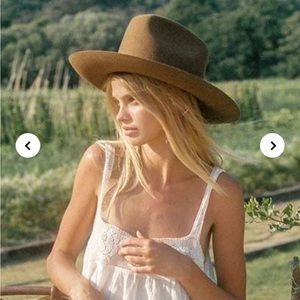 LACK OF COLOR THE GOLDFINGER HAT MEDIUM NWT